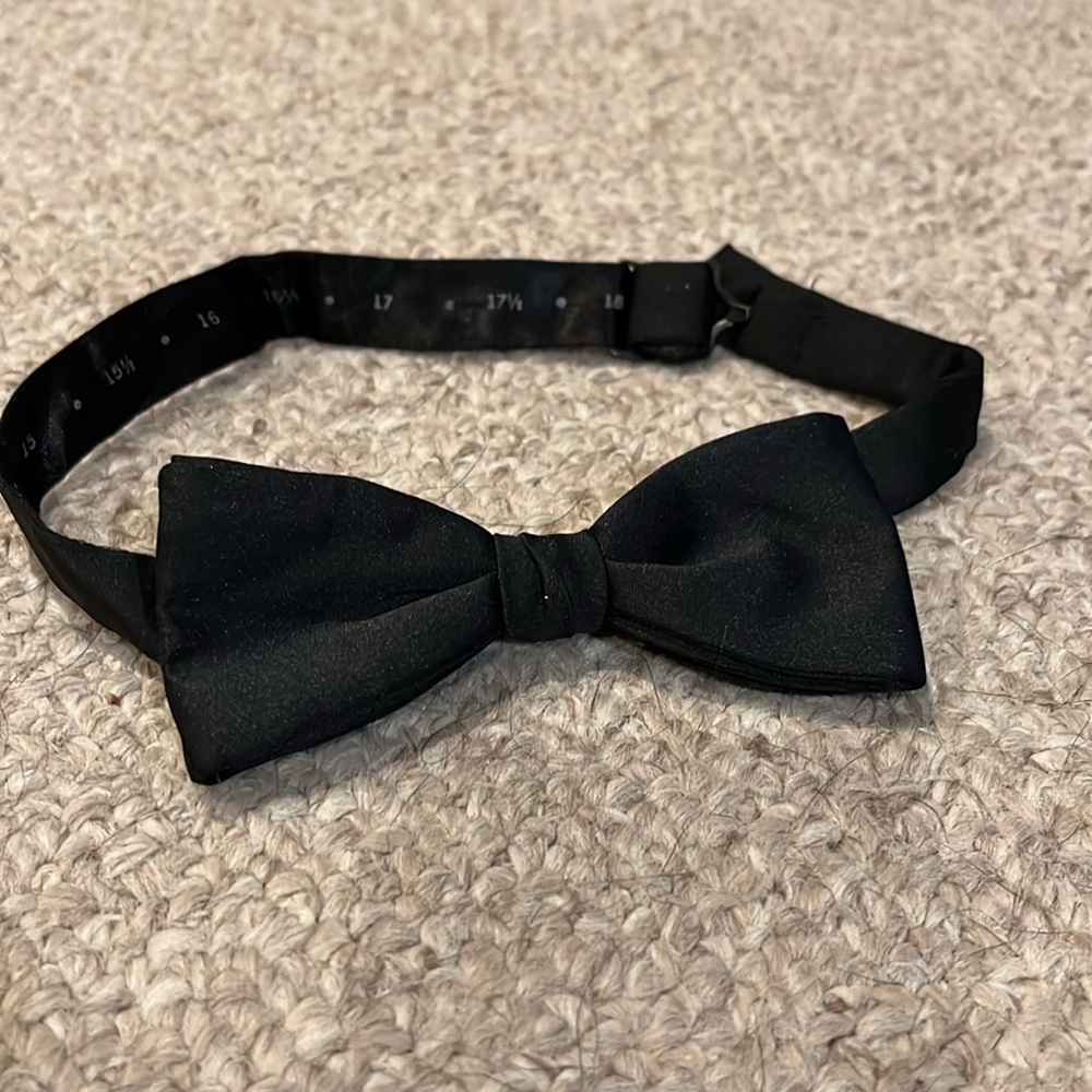 Mel Howard Adjustable Bow Tie